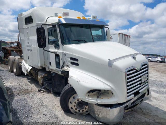  Salvage Mack Cxu613