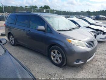  Salvage Toyota Sienna