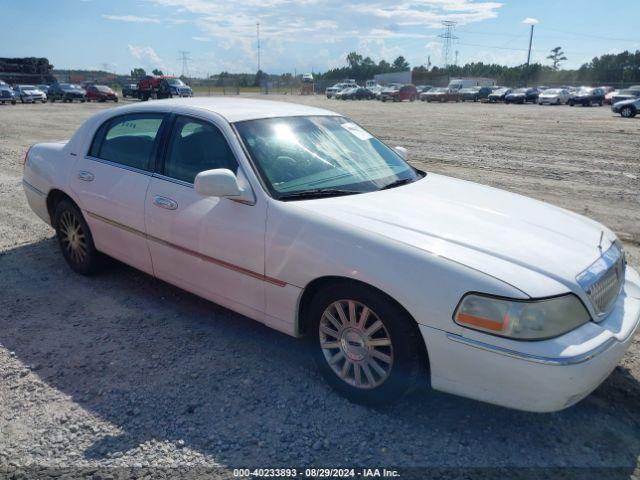  Salvage Lincoln Towncar