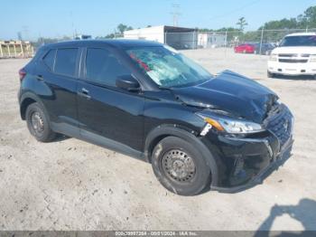  Salvage Nissan Kicks