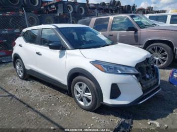  Salvage Nissan Kicks