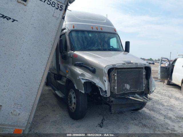  Salvage Freightliner Cascadia 125