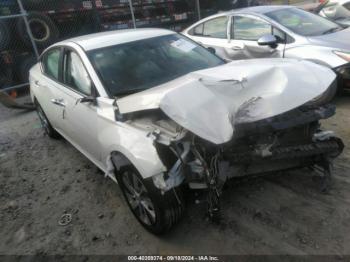  Salvage Nissan Altima