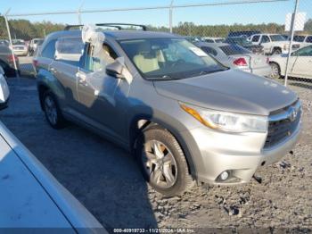  Salvage Toyota Highlander