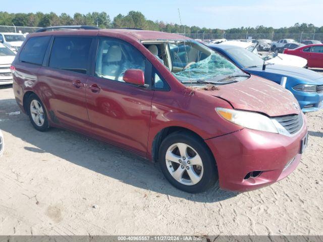  Salvage Toyota Sienna