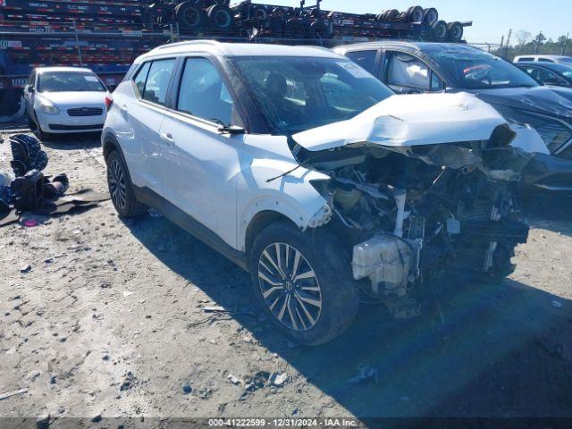  Salvage Nissan Kicks