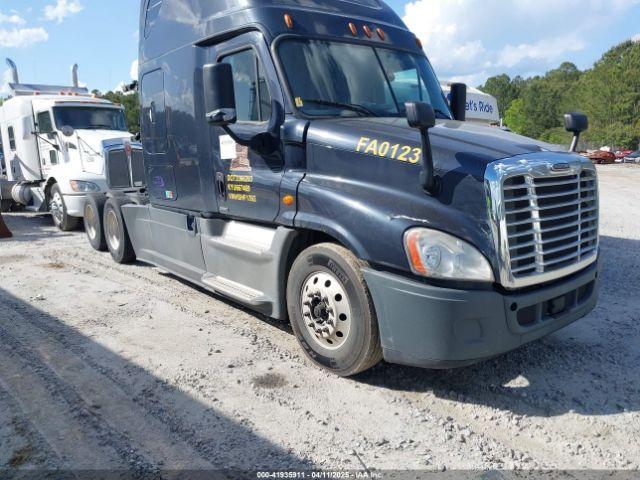  Salvage Freightliner Cascadia 125