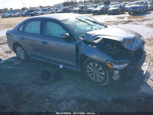  Salvage Volkswagen Passat