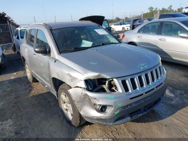  Salvage Jeep Compass