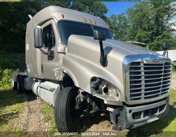  Salvage Freightliner Cascadia 125