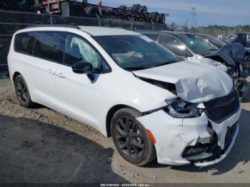 Salvage Chrysler Pacifica