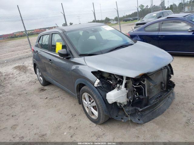  Salvage Nissan Kicks