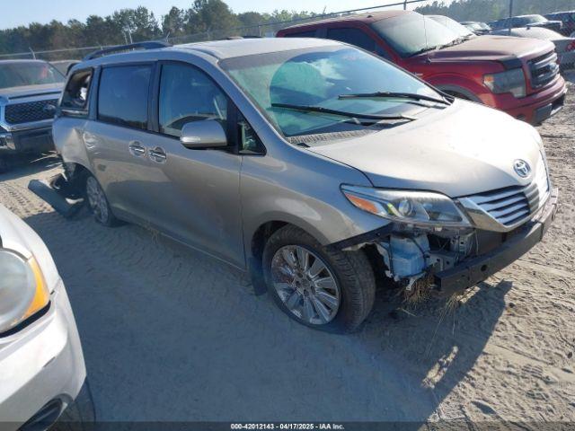  Salvage Toyota Sienna
