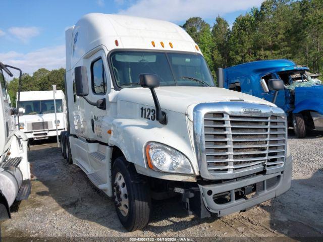 Salvage Freightliner Cascadia 125