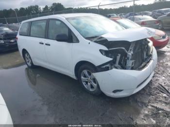  Salvage Toyota Sienna