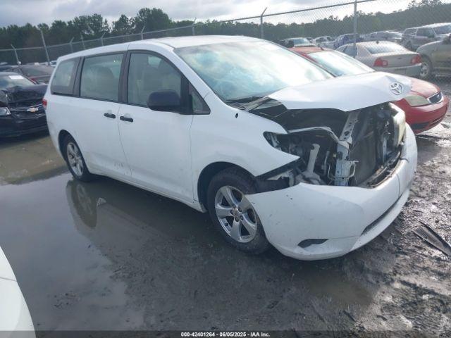 Salvage Toyota Sienna