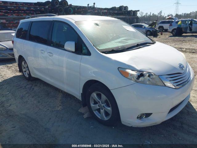  Salvage Toyota Sienna