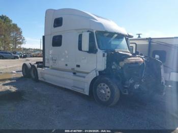  Salvage Volvo Vn