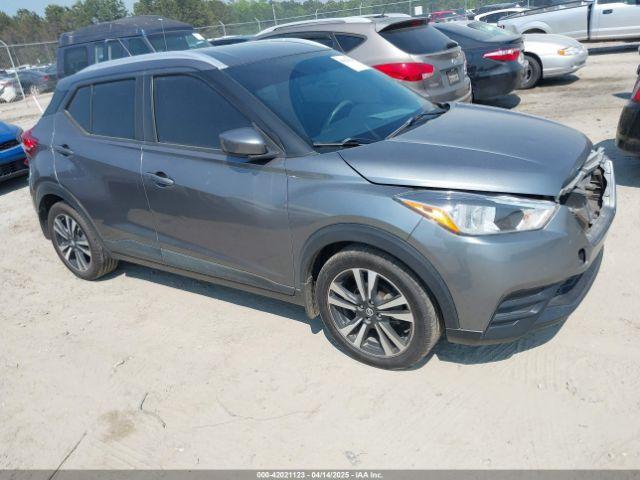  Salvage Nissan Kicks