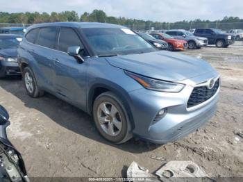  Salvage Toyota Highlander