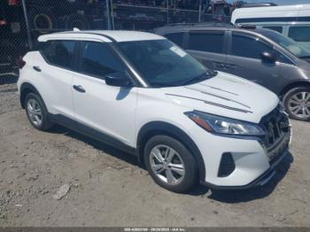  Salvage Nissan Kicks