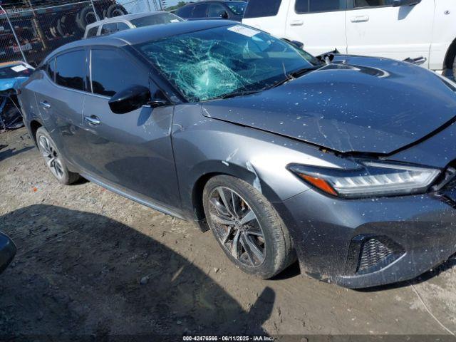  Salvage Nissan Maxima