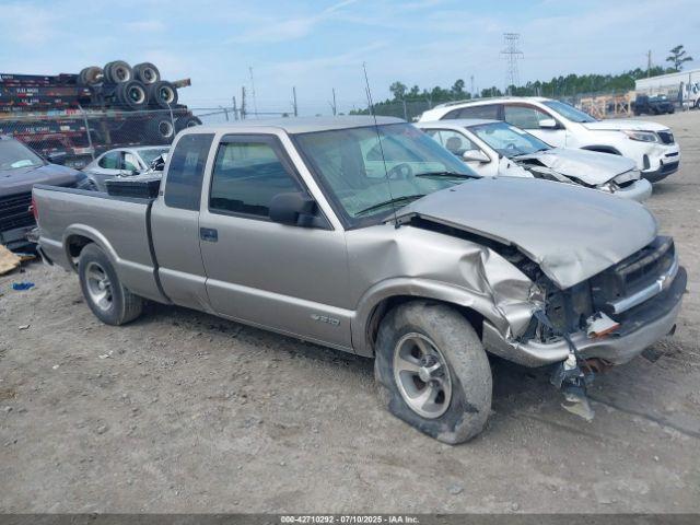  Salvage Chevrolet S-10