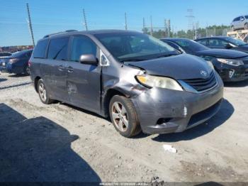  Salvage Toyota Sienna