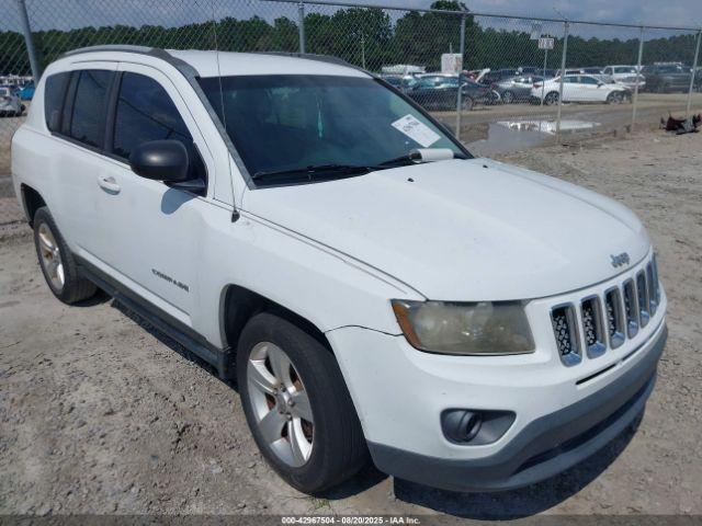  Salvage Jeep Compass