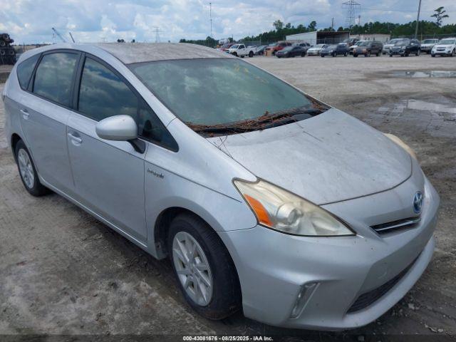  Salvage Toyota Prius v