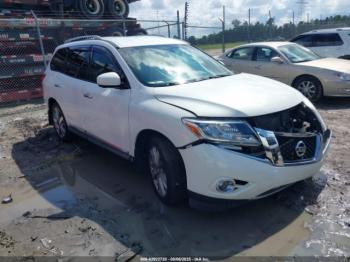 Salvage Nissan Pathfinder