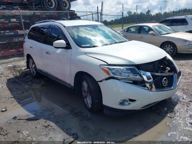  Salvage Nissan Pathfinder
