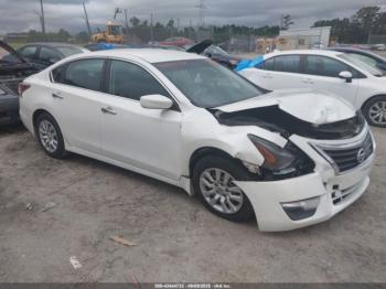  Salvage Nissan Altima