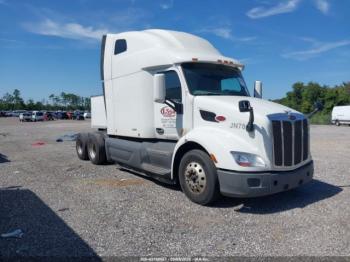  Salvage Peterbilt 579