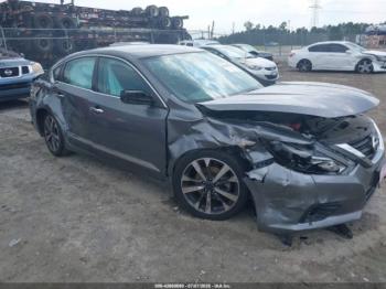  Salvage Nissan Altima