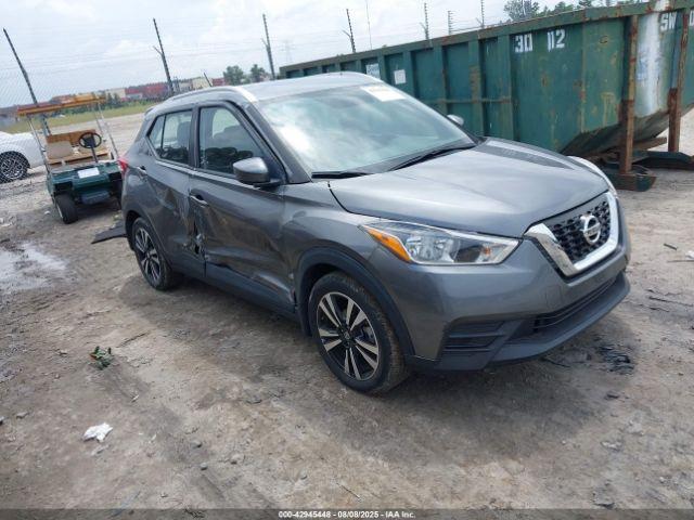  Salvage Nissan Kicks