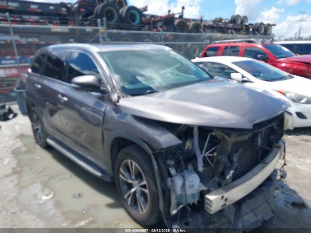  Salvage Toyota Highlander