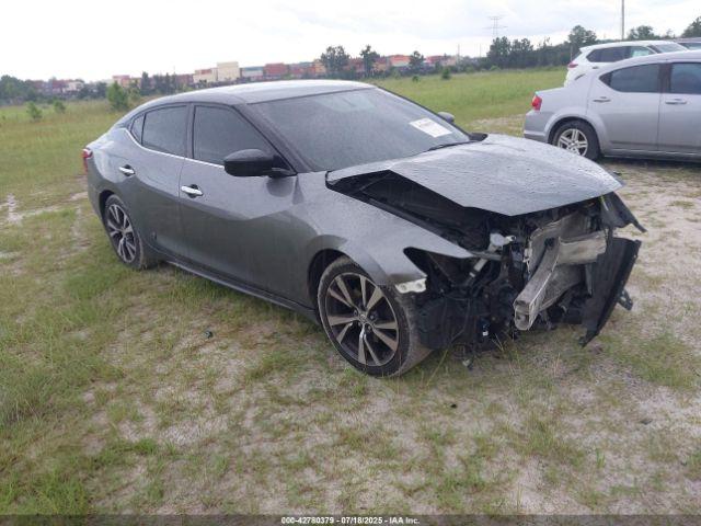  Salvage Nissan Maxima