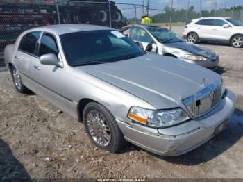  Salvage Lincoln Towncar