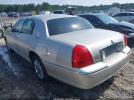 Lincoln Towncar Signature Limited Image 8