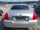 Lincoln Towncar Signature Limited Image 13