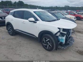  Salvage Nissan Kicks