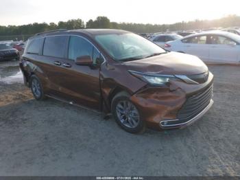 Salvage Toyota Sienna