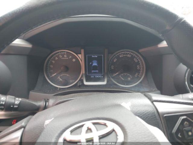 Toyota Tacoma Limited Image 13