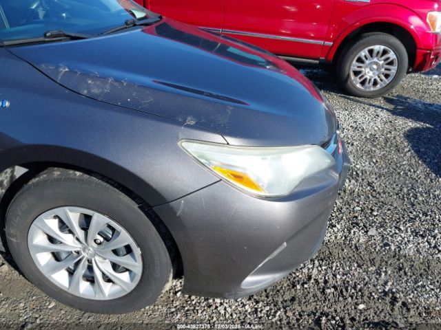 Toyota Camry Le Image 7