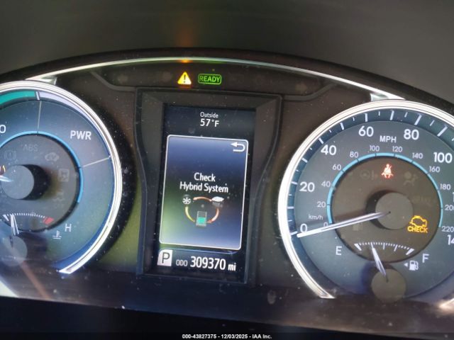 Toyota Camry Le Image 14