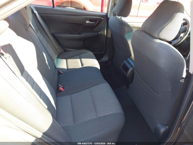 Toyota Camry Le Image 16