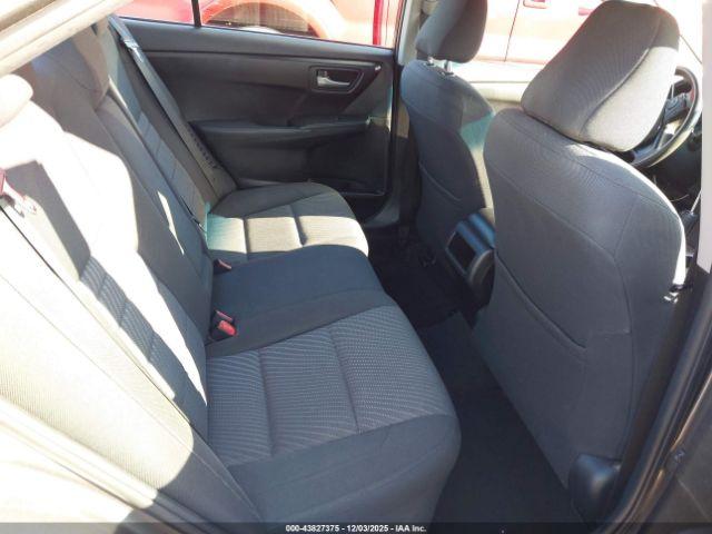 Toyota Camry Le Image 16