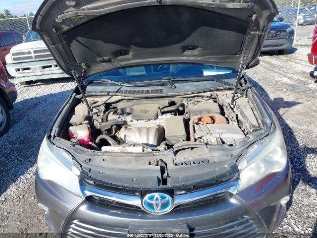 Toyota Camry Le Image 9