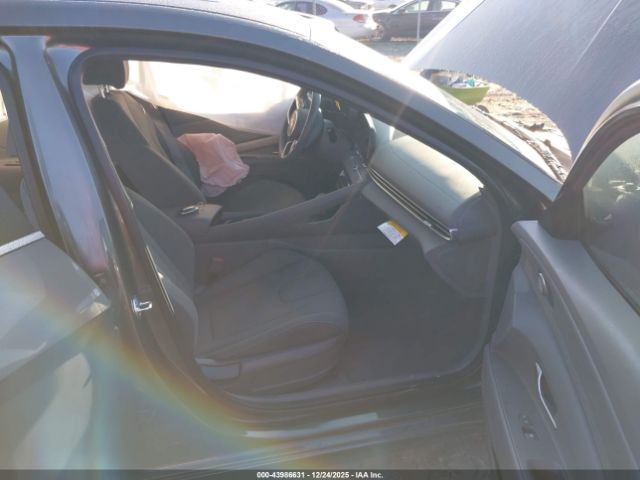 Hyundai ELANTRA Sel Convenience Image 4